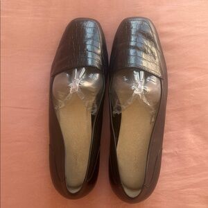 Worthington Black Embossed Loafers